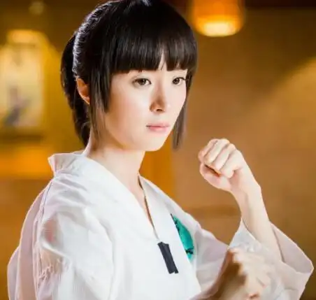 《旋风少女》第一季的故事,据说,女主角戚百草换成了安悦溪,杨洋也没